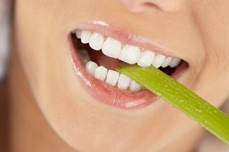 Как укрепить дёсны и зубы