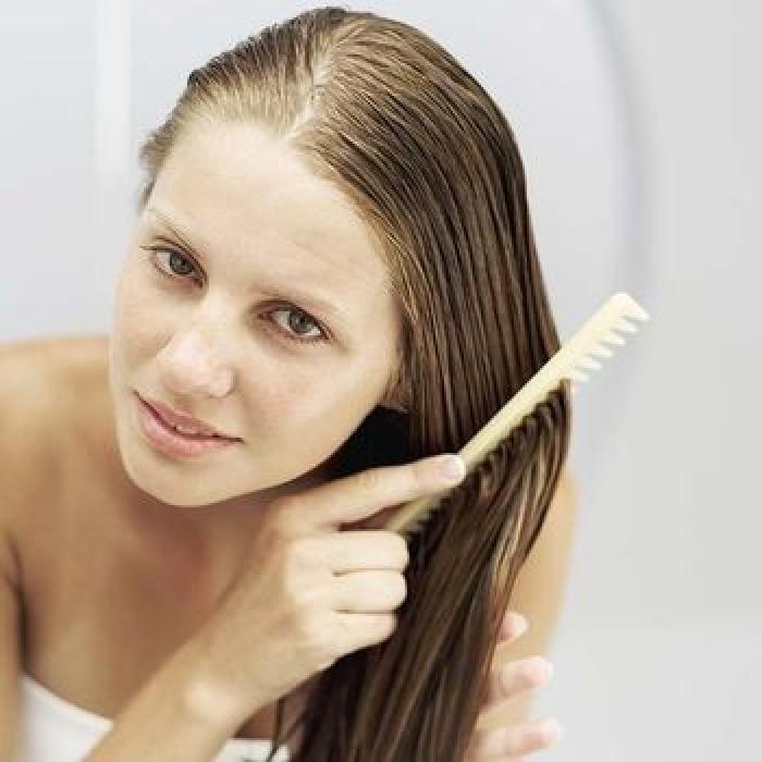 Как правильно ухаживать за жирными волосами?