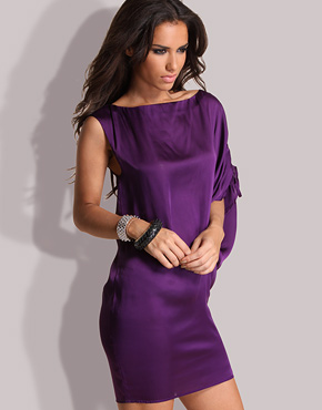 С чем носить фиолетовое платье?